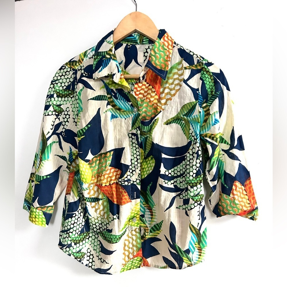 Print button down shirt blouse tropical flower print collar